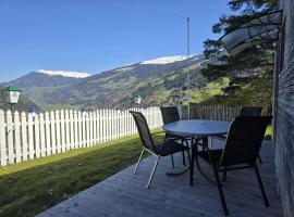 Tiny House Lodges Zillertal，位于Unterberg的别墅