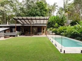 Bangalow Oasis - Artisan home