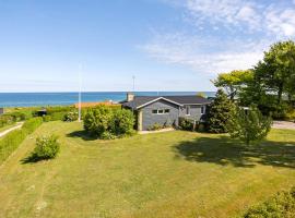 3 Bedroom Gorgeous Home In Allingåbro，位于Allingåbro的酒店