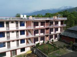 Bir Hotel by Aaroh，位于比尔瓦的酒店