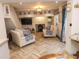 6 Uppergate Street Rose Cottage
