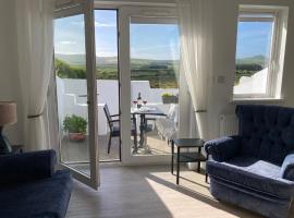 Cille Apartments, Ballyferriter village，位于巴里菲尔特的带停车场的酒店