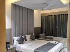 Hotel Lotus，位于艾哈迈达巴德的酒店