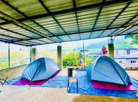 GlenBrook Home Tent Stay，位于德维科拉姆的豪华帐篷