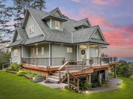Epic ocean views at this private retreat just minutes from the beach，位于戈尔德比奇的酒店