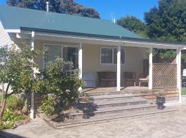 Petane Cottage，位于纳皮尔的酒店