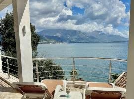 Seafront Villa Montenegro1 min to the Sea，位于鲍希茨的酒店
