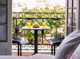 Yolanda Boutique Suites by Zzzing，位于科斯皮夸的带停车场的酒店