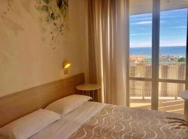 Hotel B&B ViaMare Milano Marittima，位于米兰马瑞提那的酒店