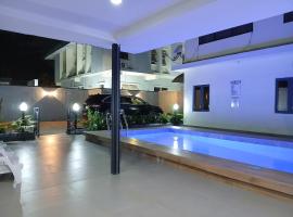 Enchanting Two bedroom Home with Pool，位于伊凯贾的酒店