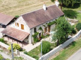 gîte la queue du merle，位于Crux-la-Ville的酒店