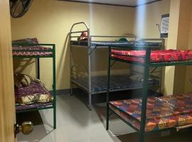 Villa RN 3 Private Hotspring Resort - Calamba Laguna，位于卡兰巴的酒店