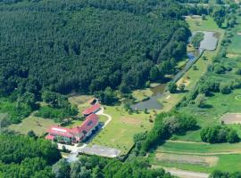 Csicsergő Szabadidőközpont，位于Nova的酒店