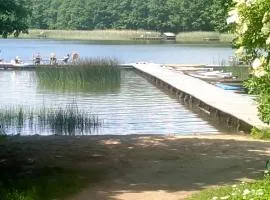 Domek nad jeziorem
