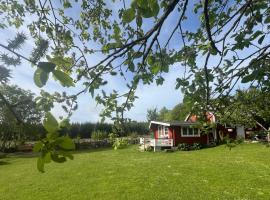 Naturn&auml;ra Fritidsboende, Tomtebo - YinTorp，位于Arkelstorp的木屋