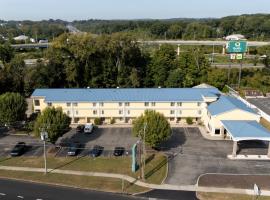 Quality Inn & Suites Danbury near University，位于丹伯里的酒店