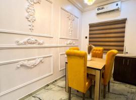 FS Luxury Apartment，位于Sagamu的酒店