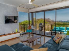 Roble Sabana 305 Luxury Condo - Reserva Conchal，位于普拉卡海尔的酒店