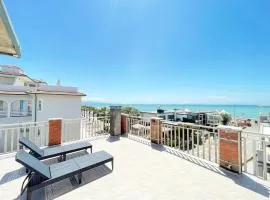 Villino Mirella a Marina di Cecina by Zoom In Earth