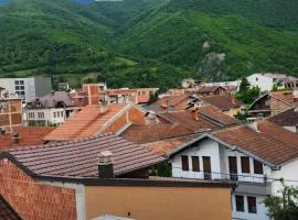 Lovely 1 bedroom within walking distance, views