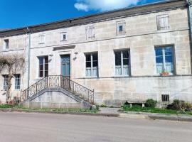 Charmante maison de village à Ménil-sur-Saulx - FR-1-585-172，位于Ménil-sur-Saulx的酒店