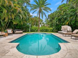 Heated Pool Gem, Prime Spot Near Dt Beach，位于西棕榈滩的酒店