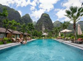 Tam Coc Peaceful Nature，位于Vũ L&acirc;m的带停车场的酒店