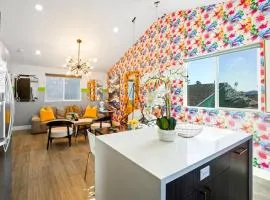 C- Vibrant and Glam NoHo Pad near U-Studios and H-Sign