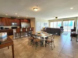 Sleeps 12-3 Bedrooms-7 Beds-3 Bath-Great Views-1700 SqFt