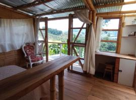 Hospedaje Rural La Trinchera Mirador a la montañas Cerro Azul Trujillo，位于Trujillo的酒店
