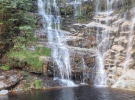 Mini casa interior Teixeira，位于Augusto de Lima的小屋