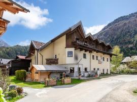 Schweizerhof Edelweiß，位于胡本的酒店