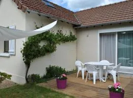 Charmante maisonnette avec jardin, proche des châteaux de la Loire et de Tours - FR-1-381-230