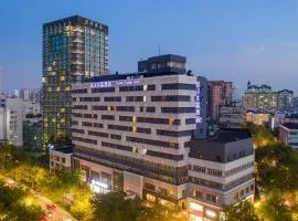 杭州西湖武林广场银泰桔子水晶酒店