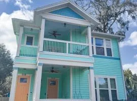 The Orange Blossom Suite Near UF Shands D-town