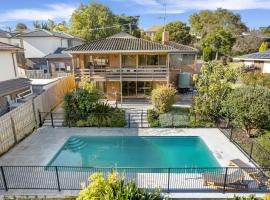 Spacious 5-Bedroom Home & Pool，位于Doveton的酒店