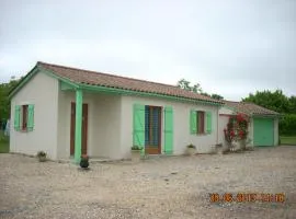 Maison charmante avec terrasse, jardin clos et animaux acceptés - FR-1-616-90