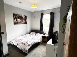 Private ensuite room close to Rotherham city centre 5