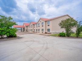 Texan Inn By OYO Beeville US-181，位于Beeville的酒店