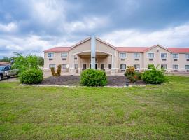 Texan Inn By OYO Beeville US-181，位于Beeville的酒店