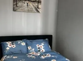 Private ensuite room close to Rotherham city centre 2