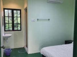 Junior Suite Nature of Penang Guesthouse，位于浮罗山背的酒店