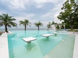 Pure Sunset Beach - Ocean View Room, Pattaya
