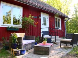 Villa Apple Garden，位于Tingsryd的酒店