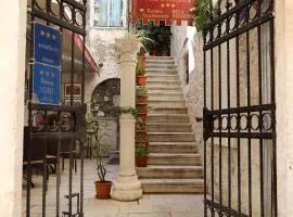 卡拉拉别墅酒店