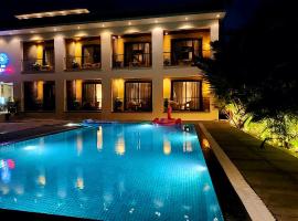 Tropical nest luxury abode，位于Arnālapāda的酒店