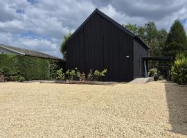 Vakantiewoning aan het water, vissen, wandelen en genieten in de natuur，位于赫尔的酒店
