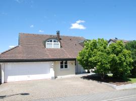 Villa am Buck Lörrach bei Basel，位于罗拉赫的酒店