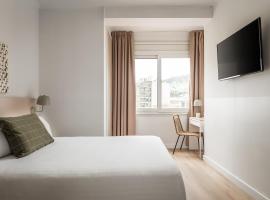 BYPILLOW Erba，位于赫罗纳的酒店