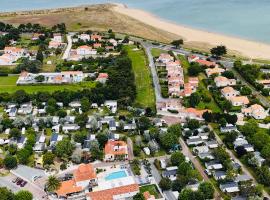 安条克奥莱龙露营地，位于La Brée-les-Bains的自助式住宿